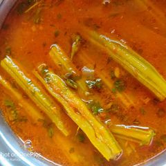 A picture of Drumsticks curry.