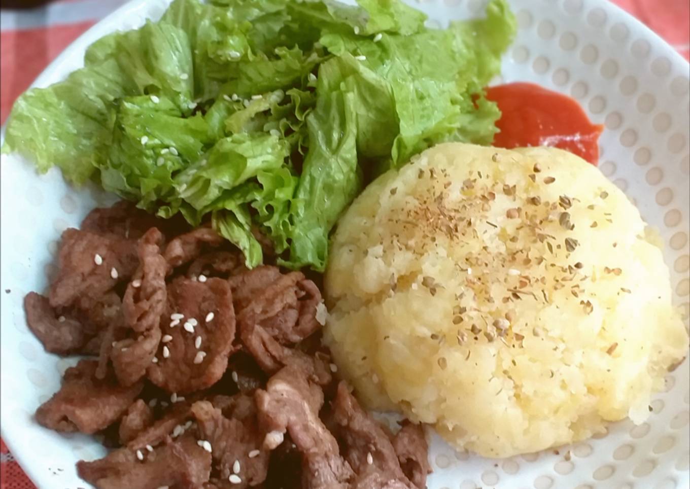 Simple Set Daging Sapi Saus Wijen