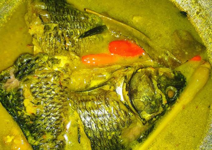 Resep Ikan Mas Santan Bumbu Kuning, Enak Banget