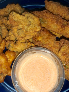 A picture of Best fried pickles and mushrooms 🍄.