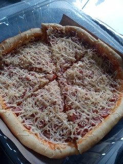 Foto resep Pizza ala pizza hut tebal empuk murah meriah😍😍
