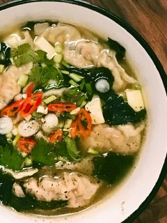 Hình của món Sủi Cảo Nấu Rong Biển Khô Wakame.