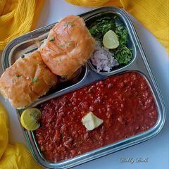 A picture of Pav bhaji.