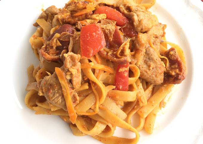 Fettucini goreng jowo