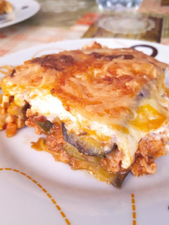Una foto de Moussaka de pavo y pollo