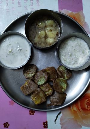 कुट्टू की पकौड़ी विथ आलू की सब्जी (Kuttu ki Pakodi with Aloo Sabzi Recipe in Hindi) रेसिपी मुख्य फोटो