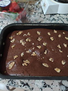 Una foto de Brownie de chocolate con nueces