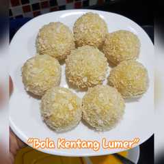 A picture of Bola Kentang Lumer.