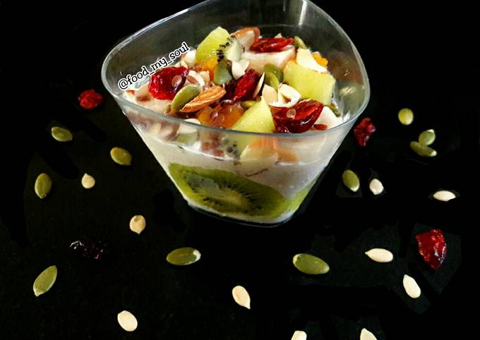 Healthy Overnight Oats (with Fruits, Nuts & Seeds)