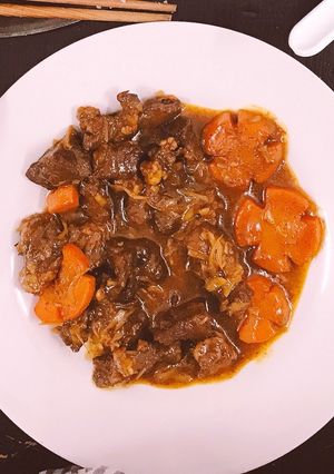 Hình của món Bò kho sả ăn với cơm.