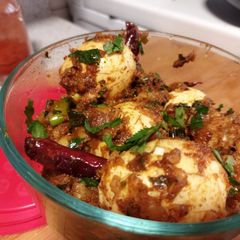 A picture of Chatpata egg masala.