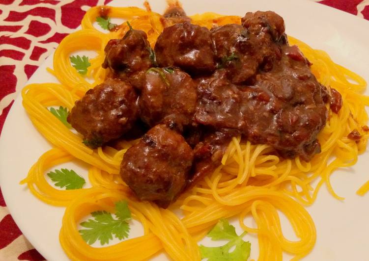 Recipe of Delicious Spaghetti and Meatball sauce