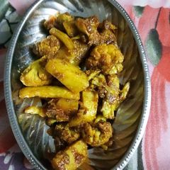 A picture of Fry potato cauliflower.