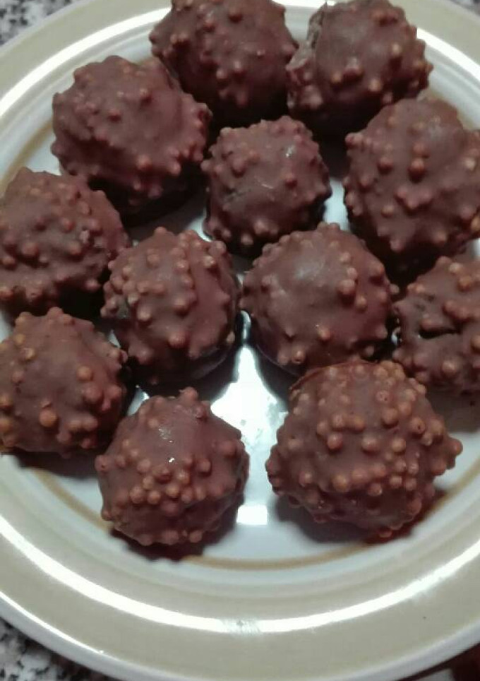 Una foto de Bombones de turrón y oreo