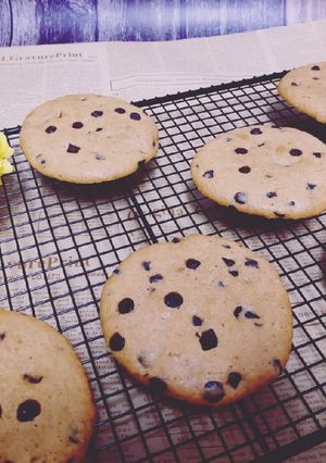 A picture of American Chocolate Chip Cookies.
