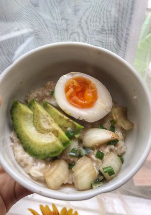 Hình của món Trứng lòng đào ngâm tương.
