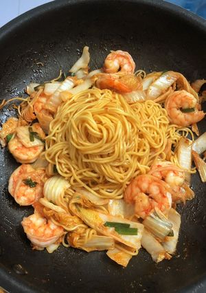 Hình của món Mì trứng xào tôm.