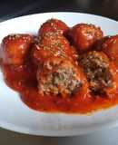 Las albóndigas de la abuela - con salsa de tomate al orégano