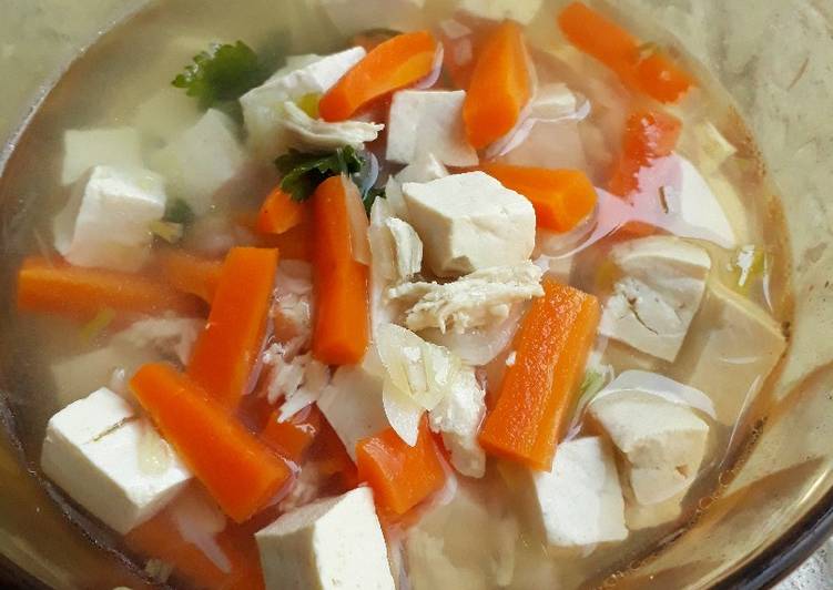 Resep masakan Sop ayam tahu wortel simple | Bahan Membuat Sop ayam tahu wortel simple Yang Mudah Dan Praktis