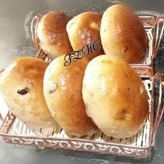 A picture of English Teacakes.