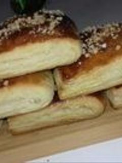 صورة لوصفة بريوش خفيف مورق بدون زبدة التوريق