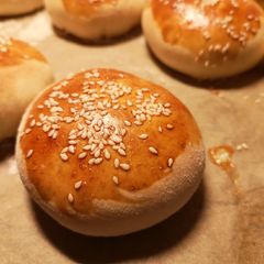A picture of Custard buns.