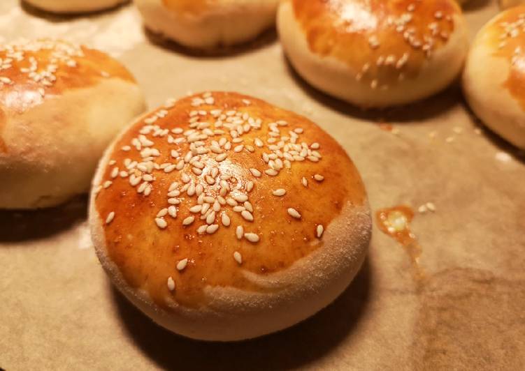 Recipe of Any-night-of-the-week Custard buns