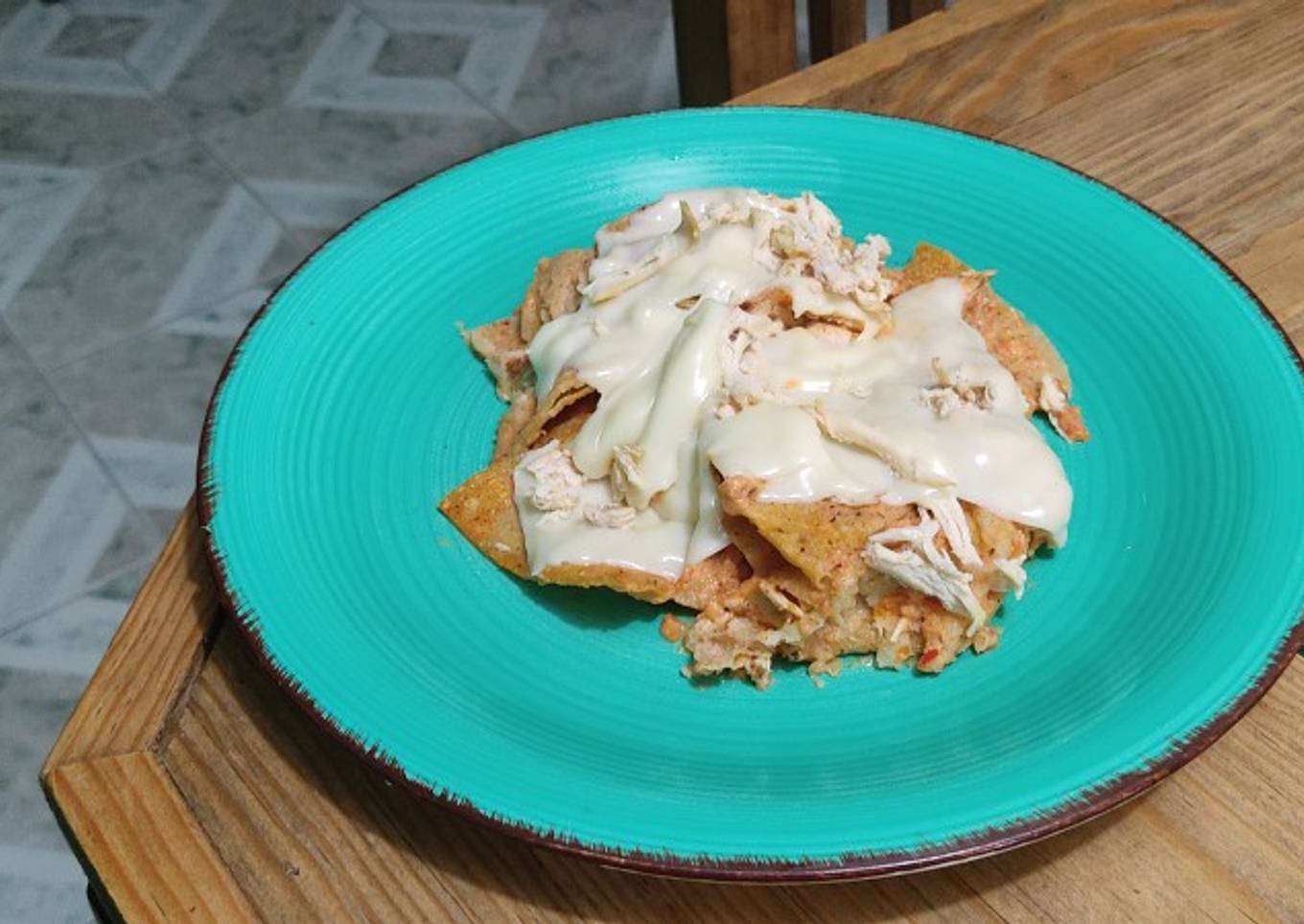Chilaquiles en salsa de chile de árbol