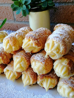 A picture of Puff Pastry Cannoli with Custard Cream.