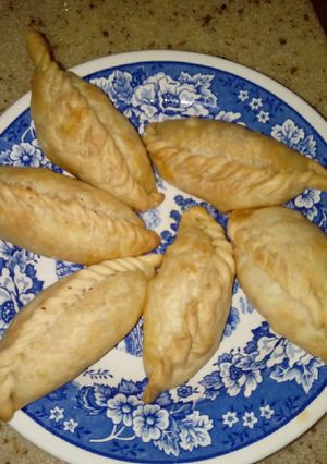 Una foto de Empanadas de choclo.!!!quedan jugosass!!