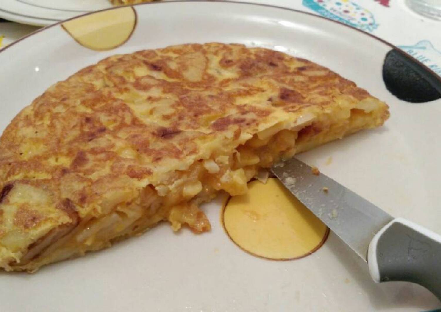 Tortilla de patatas con cebolla (cruda) Receta de mimnermo Cookpad
