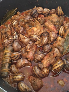 Una foto de Caracoles en salsa