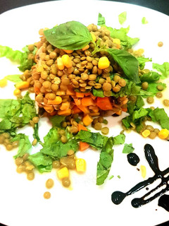 Una foto de 🌺🍀Ensalada fresca de lentejas 🍀🌺