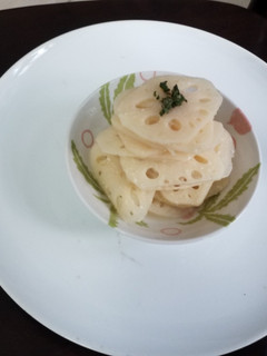涼拌蓮藕 的食譜成品照片