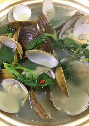 A picture of Clam Tinola.