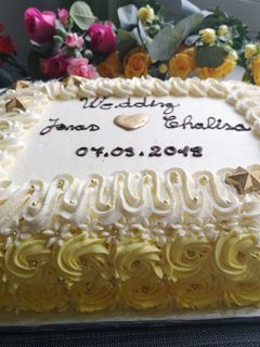 O poză a rețetei Tort cu cremă de vanilie și cremă de ciocolata.