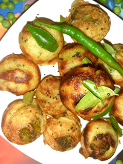 हरे भरे अप्पे (hare bhare appe recipe in Hindi) रेसिपी मुख्य फोटो