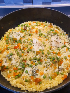 Foto principal de Merluza con arroz a la jardinera