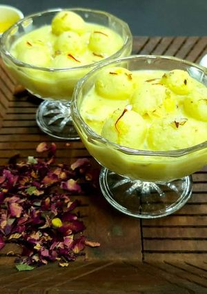 रसमलाई (Rasmalai recipe in Hindi) रेसिपी मुख्य फोटो