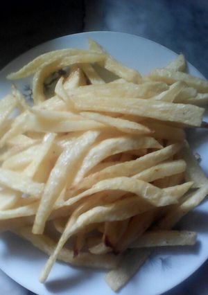 صورة لوصفة بطاطا مقلية مقرمشة 🍟🍟
