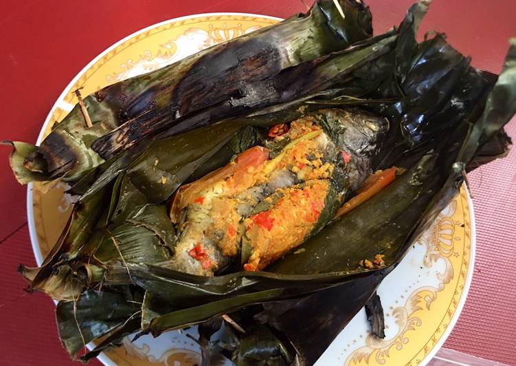 Bagaimana cara memasak Pepes Ikan Mas Resep enak,mudah