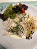 Brótola, crema, cebolla, perejil