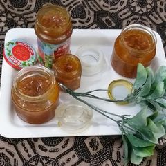 A picture of Orange marmalade jam.