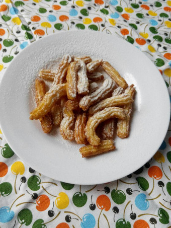 Bagaimana Menyiapkan churros mini (sus goreng kw) Ekonomis