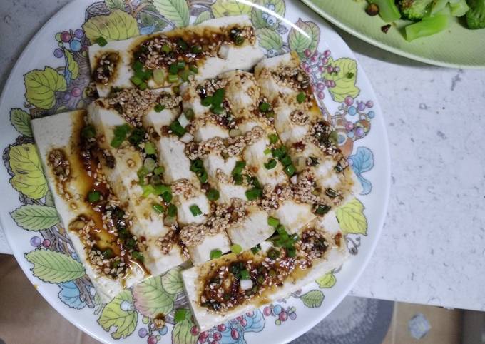 Tofu with soy sesame dressing