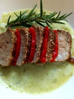 Una foto de Tataki de solomillo de cerdo ibérico