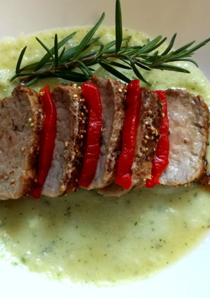 Una foto de Tataki de solomillo de cerdo ibérico