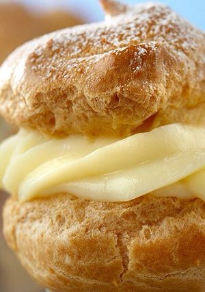 A picture of Pastry Cream Vanilla Custard Filling.