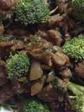 Carne guisada con brócoli
