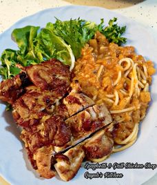 mì spaghetti với đùi gà